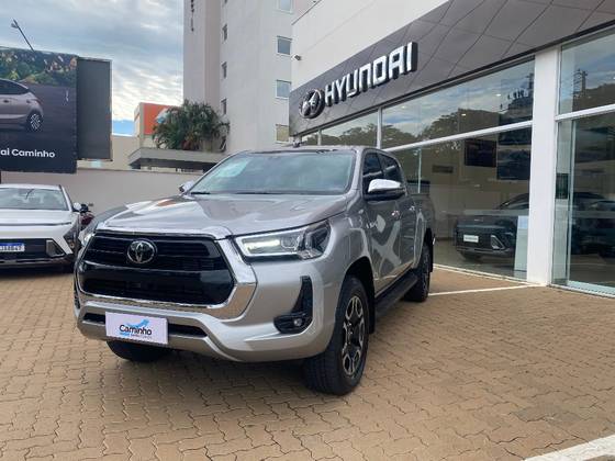 TOYOTA HILUX 2.8 D-4D TURBO DIESEL CD SRX LIMITED 4X4 AUTOMÁTICO